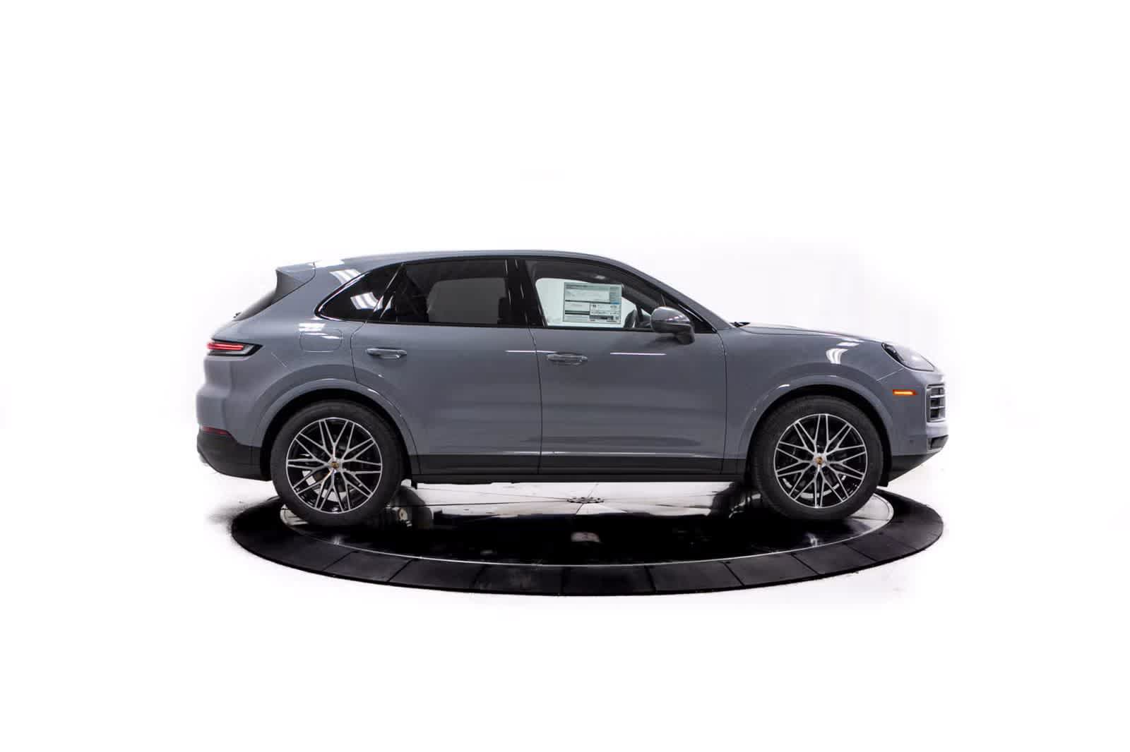 Certified 2026 Porsche Cayenne AWD/4WD image 8