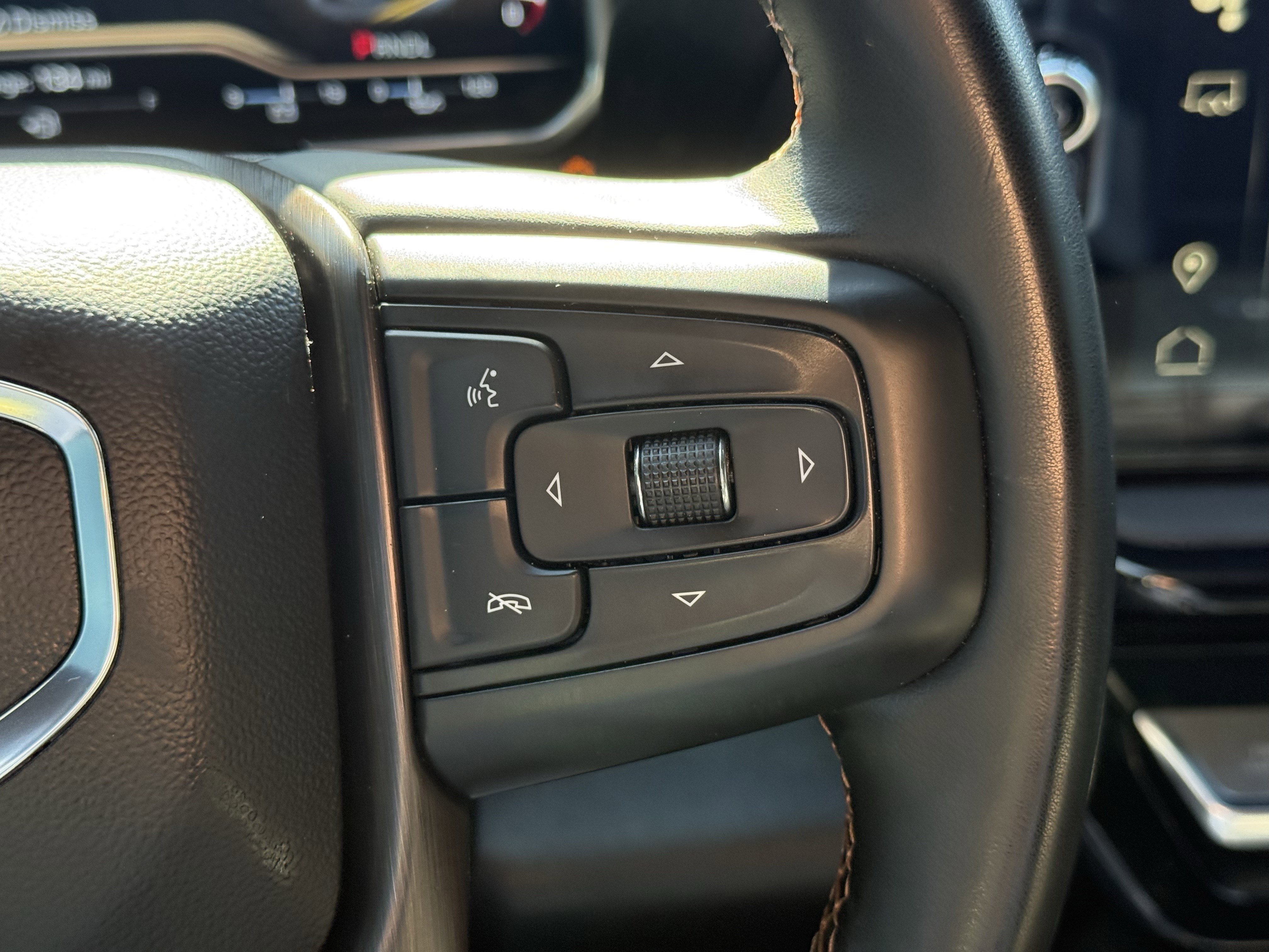 Used 2024 GMC Sierra 2500 AT4 image 16