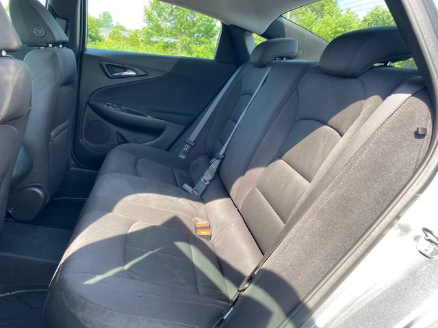 Used 2025 Chevrolet Malibu RS FWD image 18
