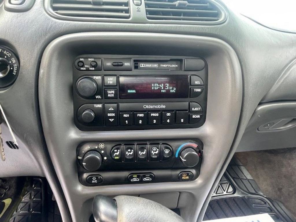 Used 2000 Oldsmobile Intrigue GX image 10