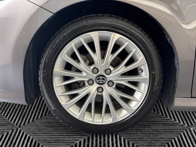 Used 2018 Toyota Camry XLE FWD image 29
