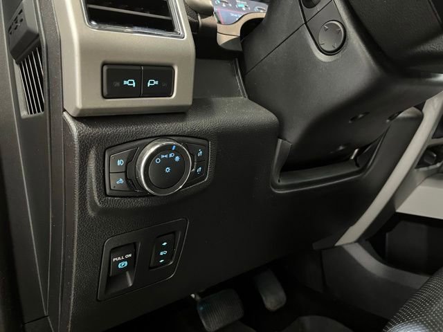 Used 2018 Ford F150 Lariat w/ Equipment Group 502A Luxury AWD/4WD image 15
