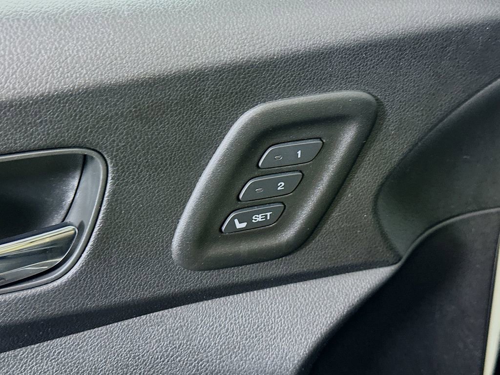 Used 2015 Honda CR-V Touring image 20
