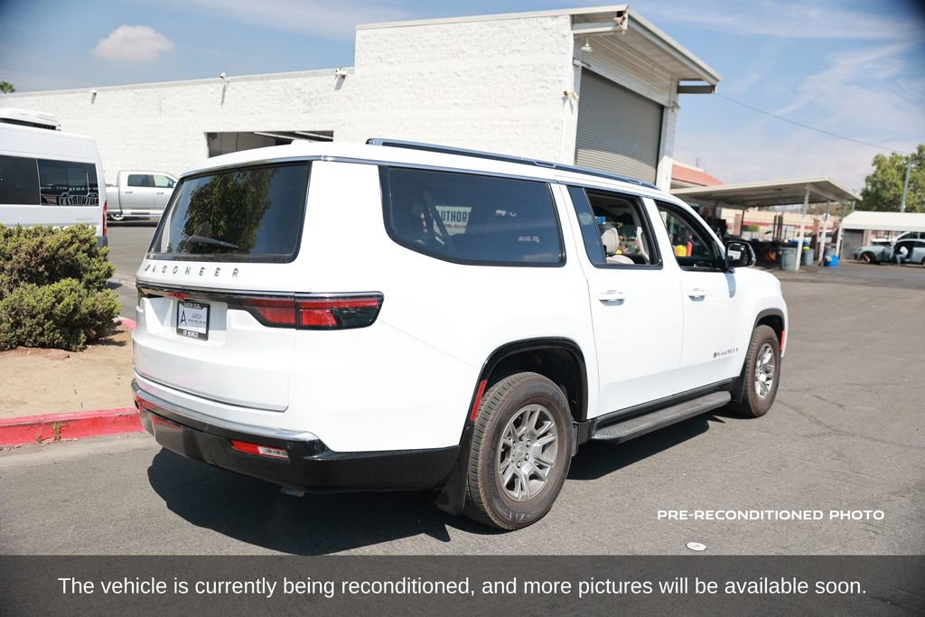 Used 2023 Jeep Wagoneer L 4WD w/ Rear Seat Video Group 1 image 6