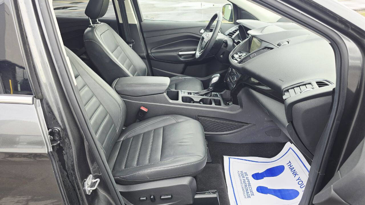 Used 2019 Ford Escape Titanium AWD/4WD image 15