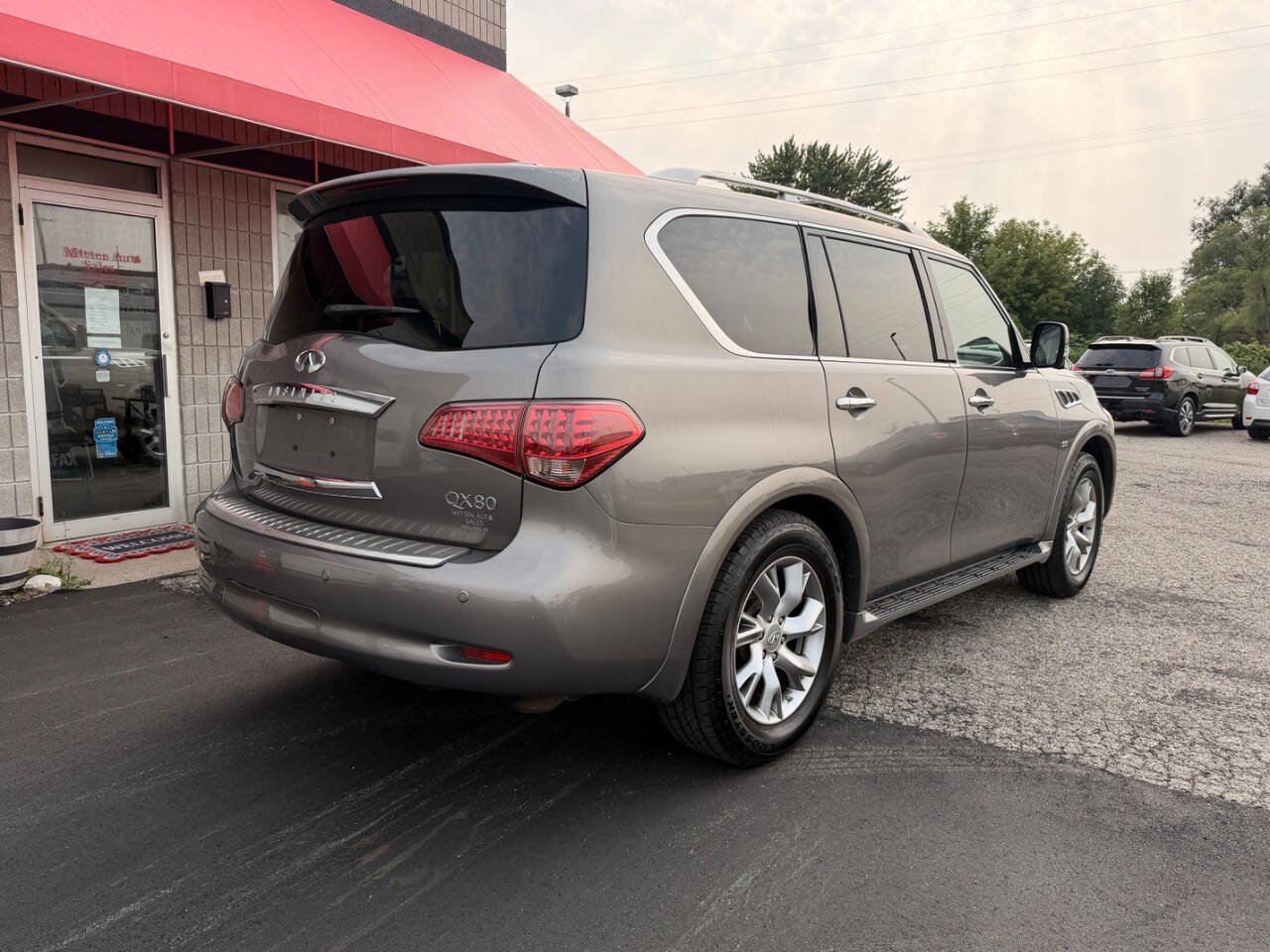 Used 2014 INFINITI QX80 4WD w/ Theater Package image 5