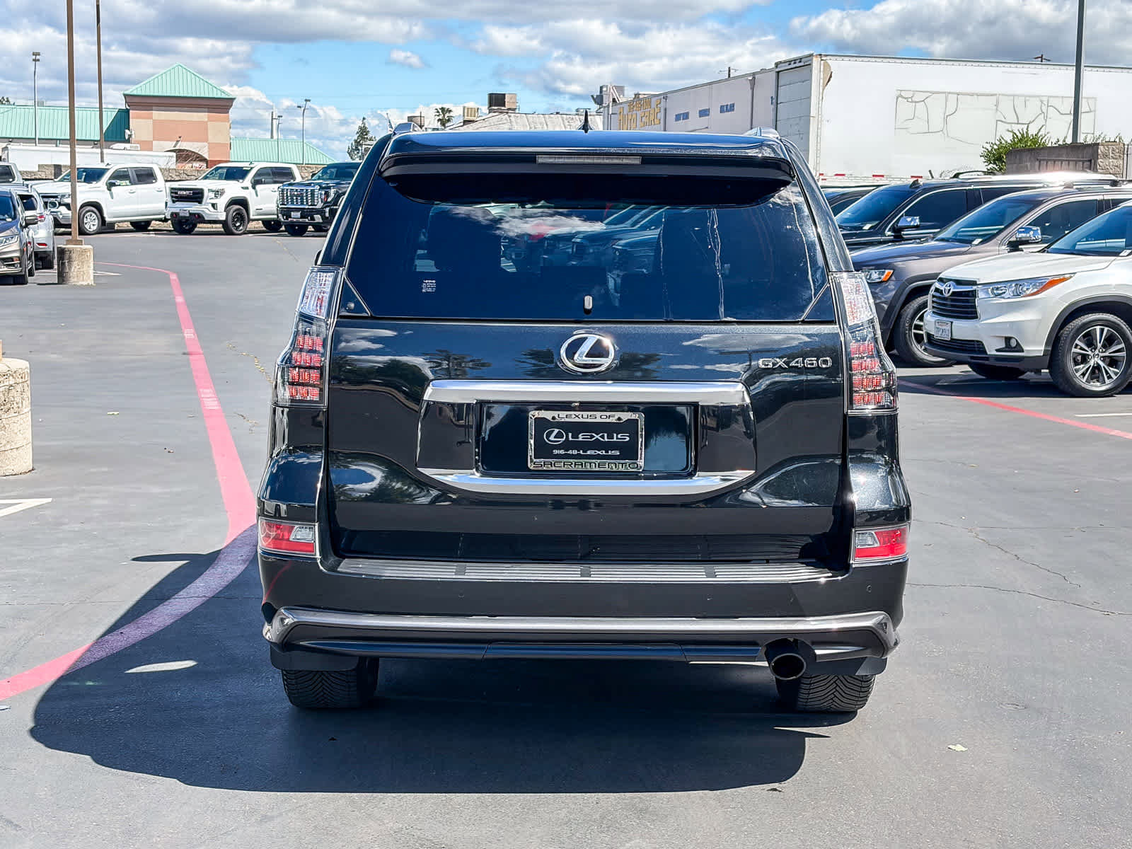 Used 2023 Lexus GX 460 Luxury w/ Sport Design Package image 3