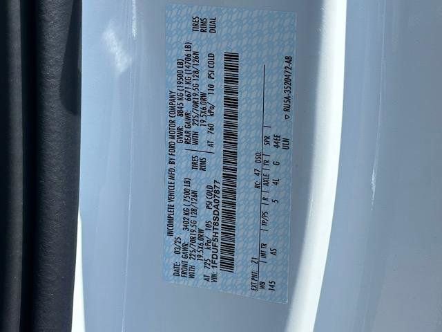 New 2025 Ford F550 4x4 Regular Cab Super Duty image 11