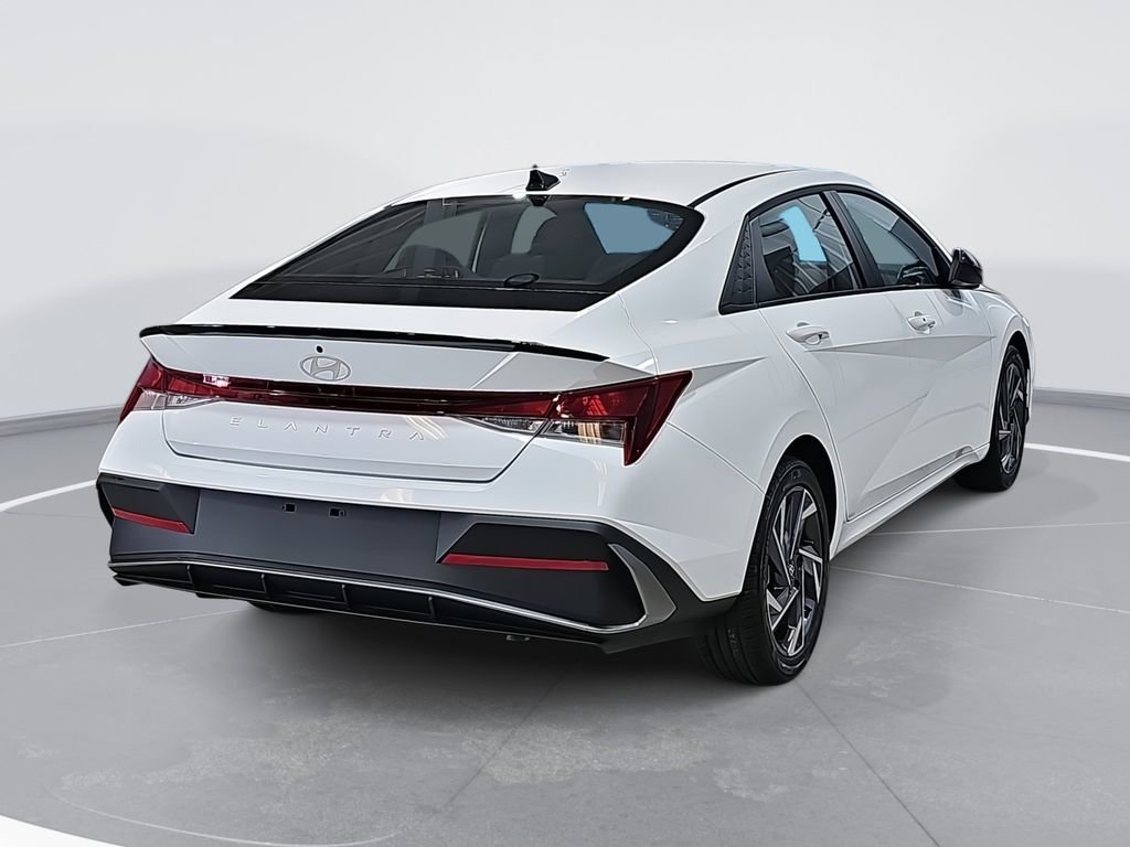 New 2025 Hyundai Elantra Sport image 5