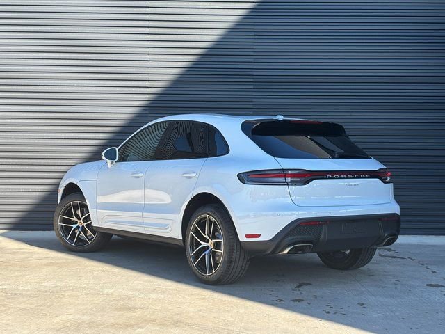 Used 2026 Porsche Macan AWD/4WD image 3
