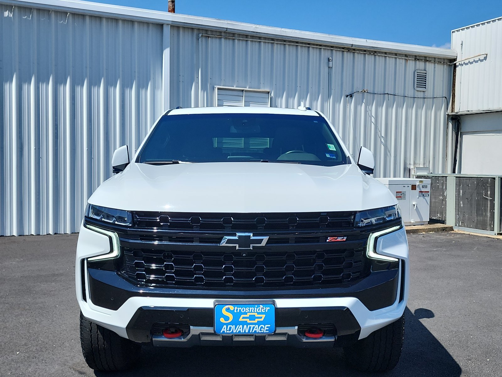 Used 2024 Chevrolet Tahoe Z71 w/ Luxury Package AWD/4WD image 8