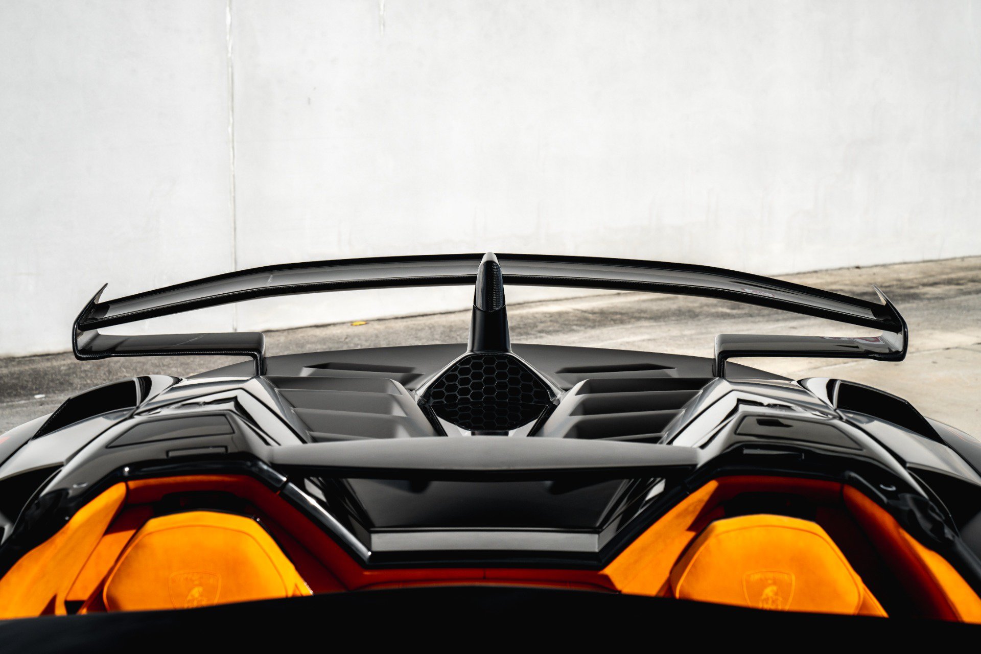 Used 2020 Lamborghini Aventador SVJ AWD/4WD image 34