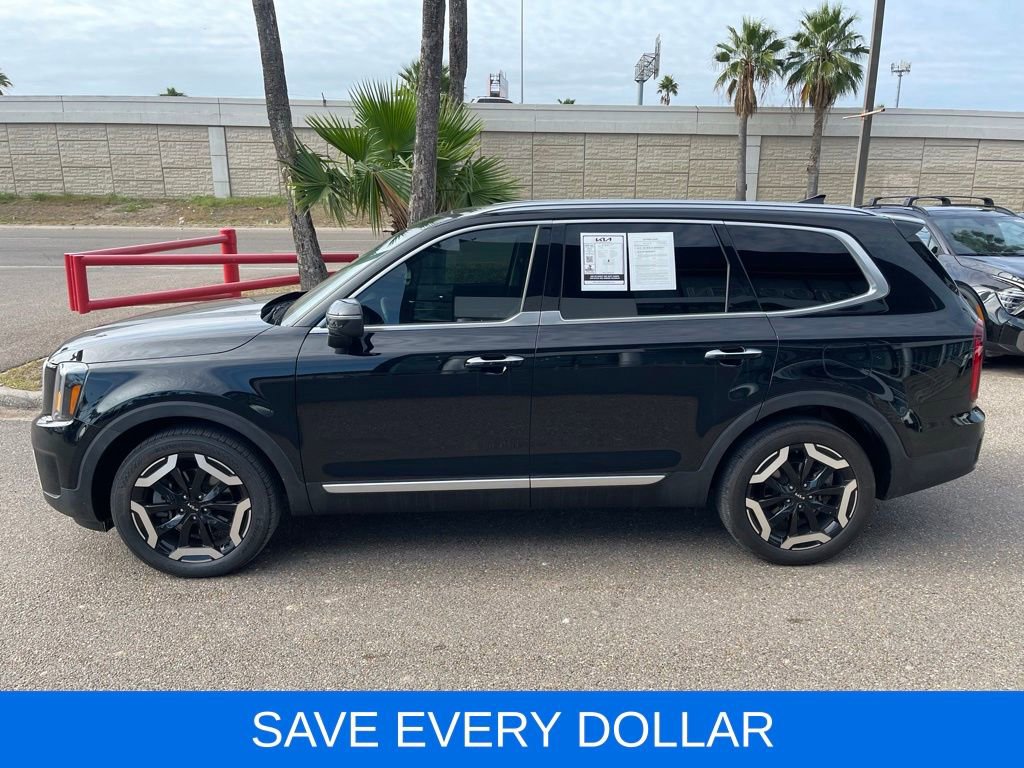 Used 2024 Kia Telluride S w/ S Sunroof Package FWD image 4