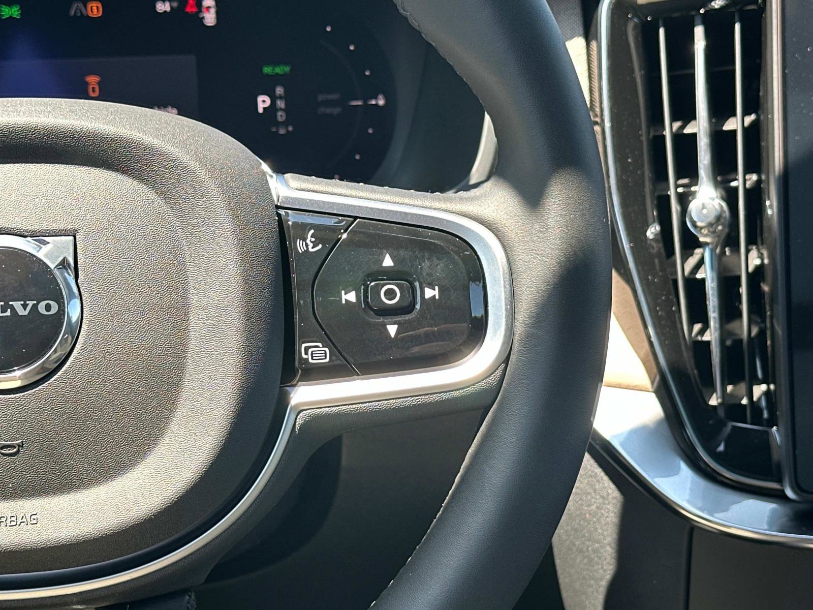 New 2026 Volvo XC90 T8 Plus image 9