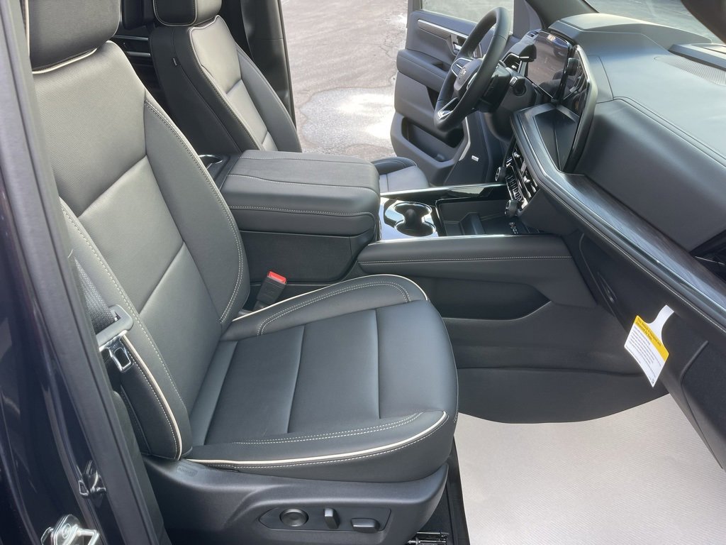 New 2026 Chevrolet Suburban Premier image 24