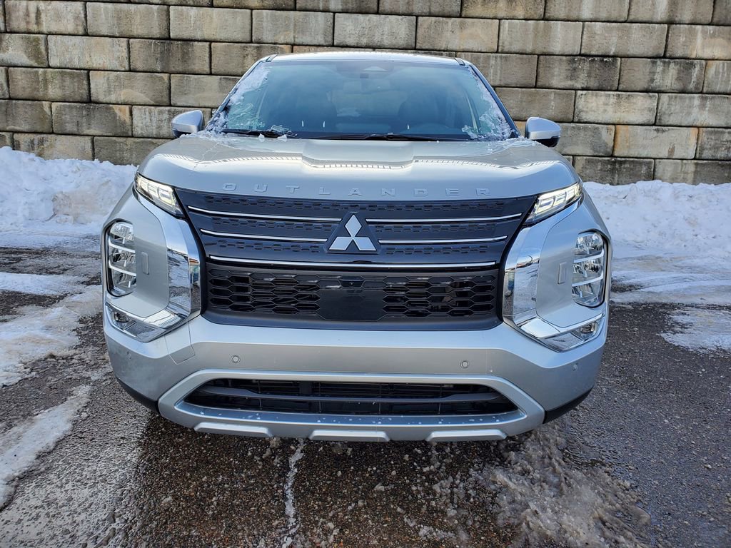 Used 2024 Mitsubishi Outlander SE image 10