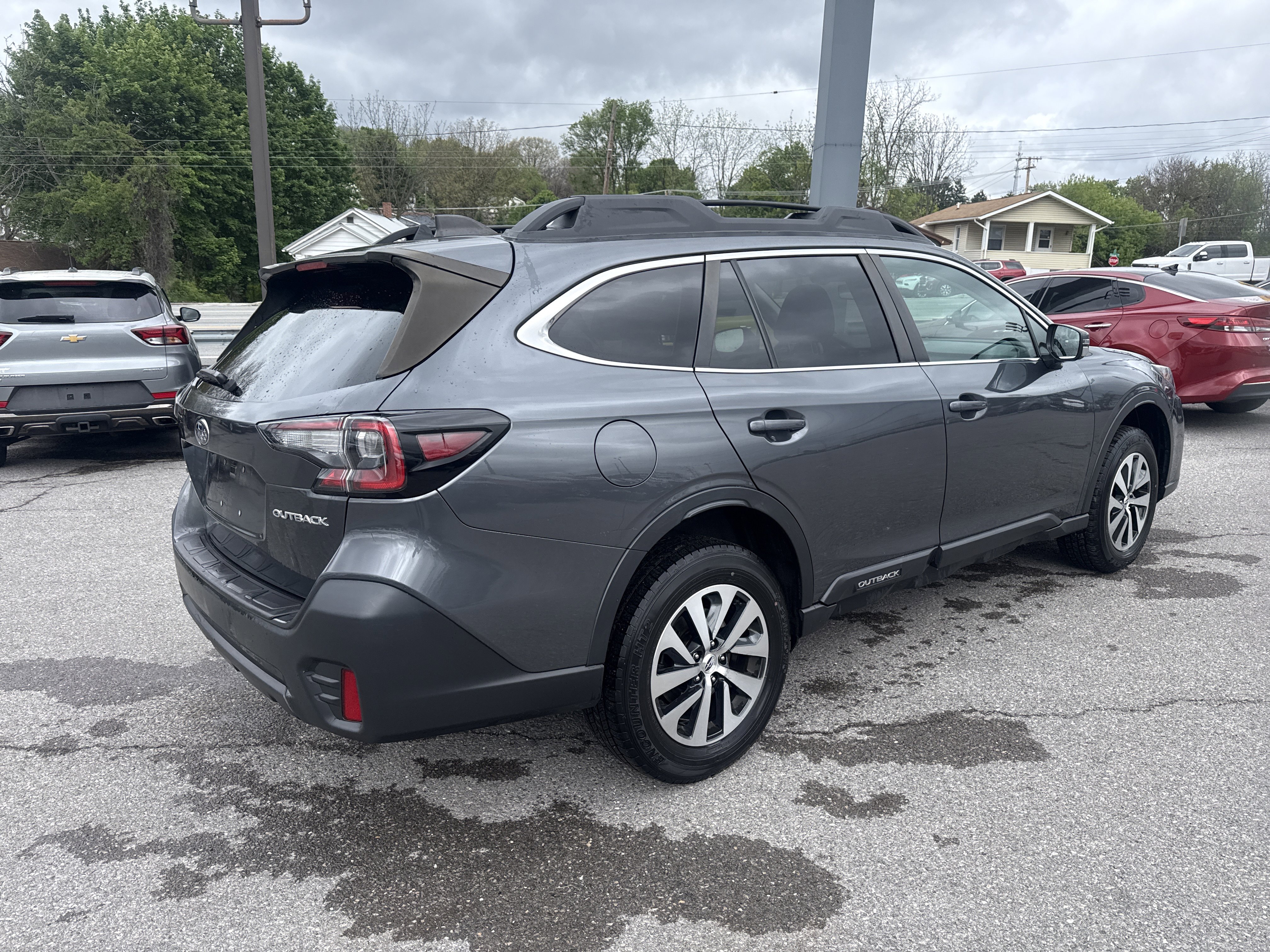 Used 2021 Subaru Outback Premium AWD/4WD image 3