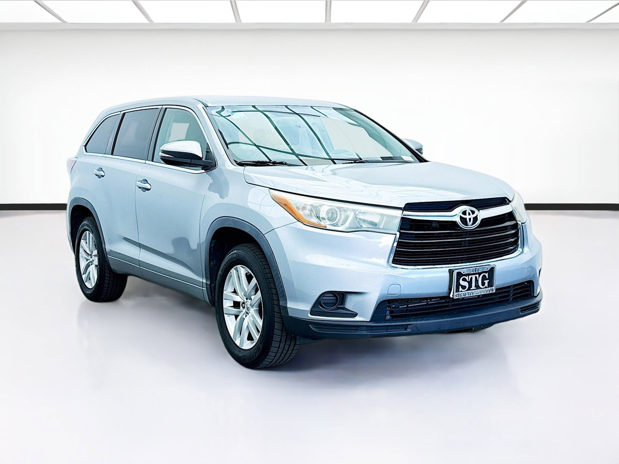 Used 2015 Toyota Highlander LE image 3