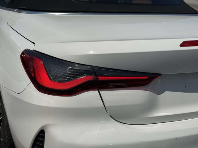 Used 2024 BMW 430i Convertible w/ Convenience Package RWD image 11