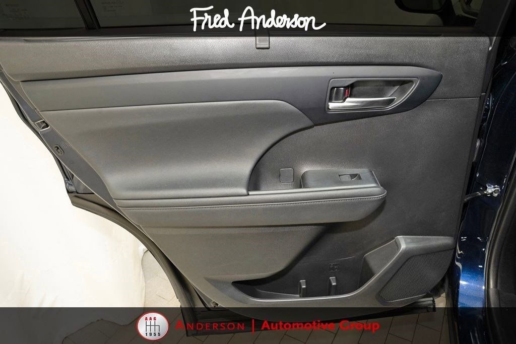 Used 2024 Toyota Highlander XSE image 12