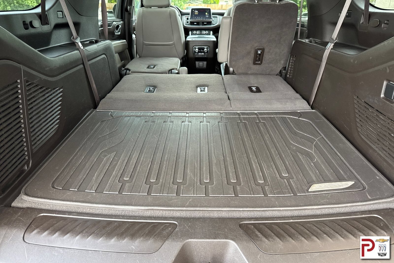 Certified 2024 GMC Yukon XL SLT w/ SLT Premium Package AWD/4WD image 18