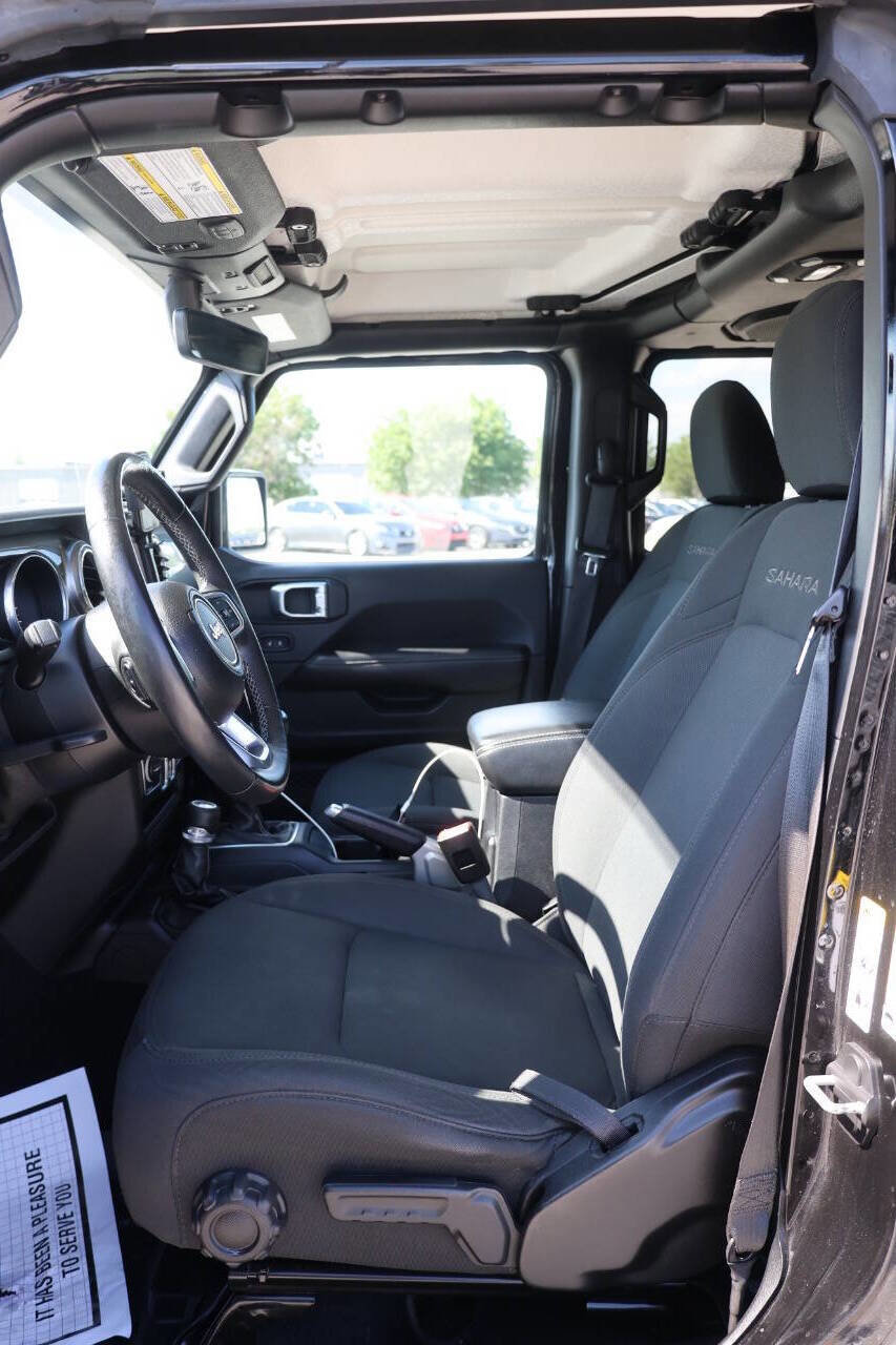 Used 2018 Jeep Wrangler Unlimited Sahara image 13