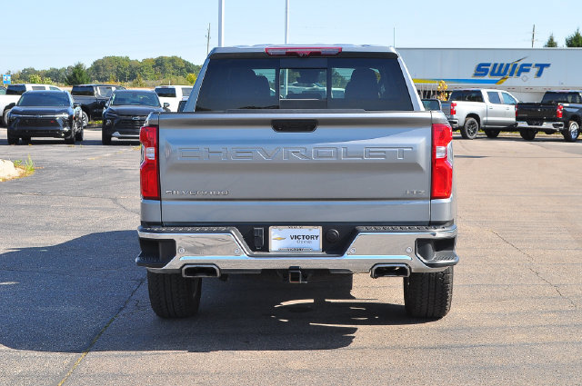 Used 2023 Chevrolet Silverado 1500 LTZ w/ Technology Package AWD/4WD image 4
