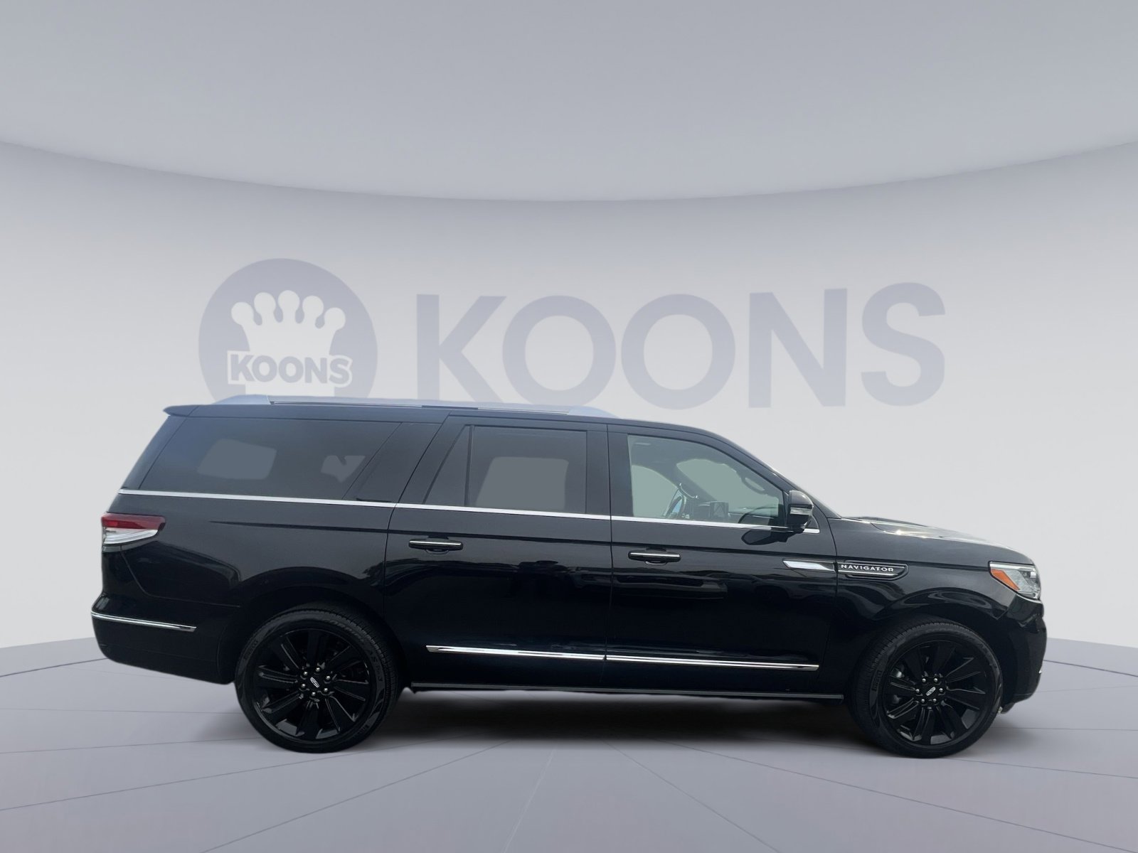 Used 2022 Lincoln Navigator L Reserve AWD/4WD image 12