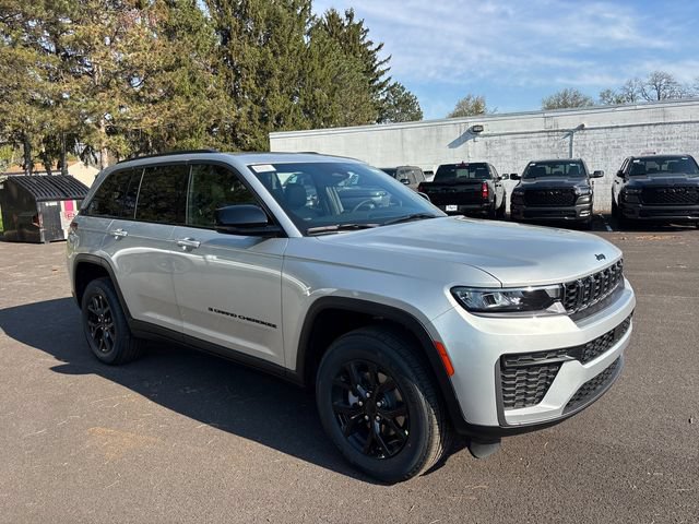 New 2026 Jeep Grand Cherokee Altitude AWD/4WD image 2