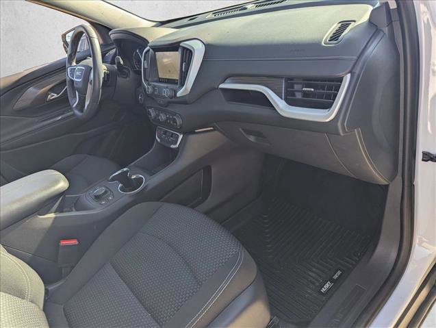 Used 2024 GMC Terrain SLE w/ Driver Convenience Package image 16