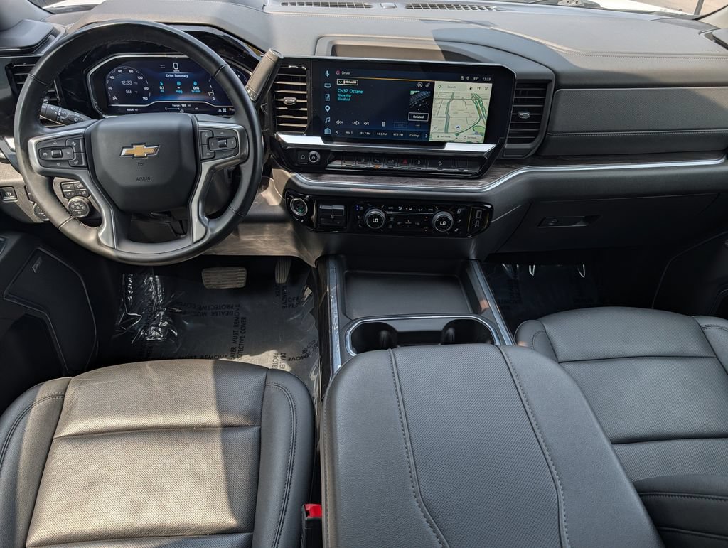 Used 2025 Chevrolet Silverado 2500 LTZ w/ LTZ Convenience Package AWD/4WD image 18