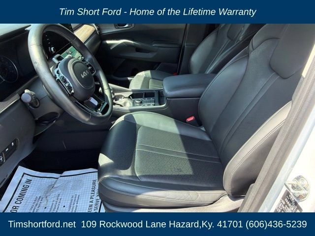 Used 2023 Kia Sorento S w/ Panoramic Sunroof Package AWD/4WD image 8