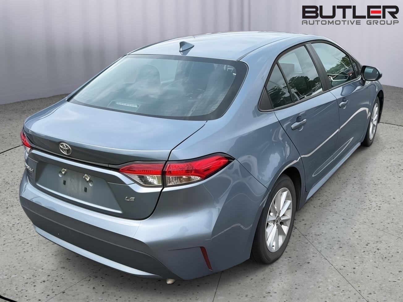 Used 2022 Toyota Corolla LE w/ LE Convenience Package FWD image 8