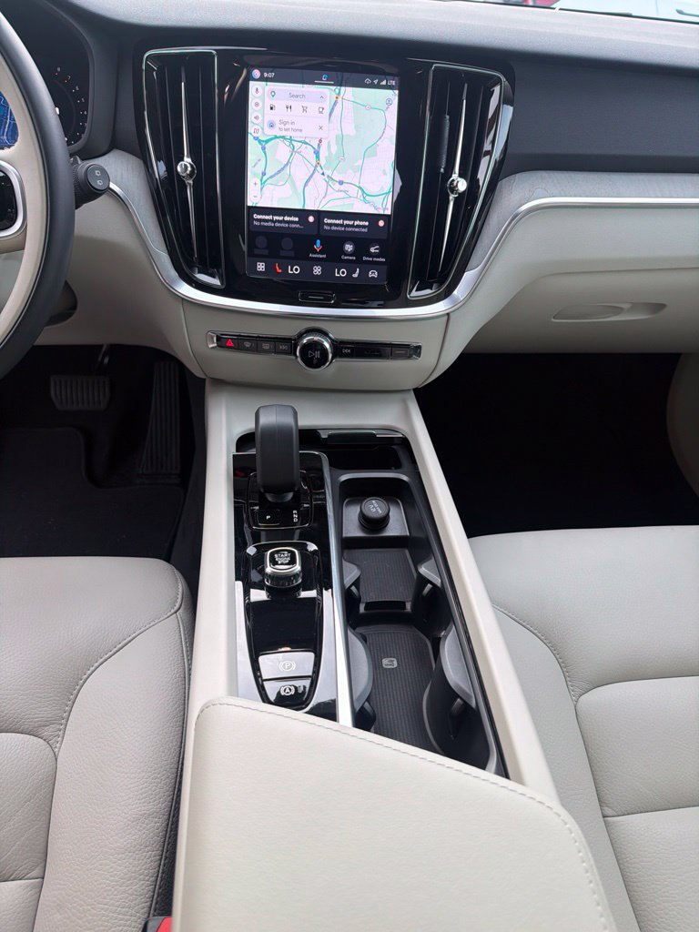 Certified 2025 Volvo V60 B5 Cross Country Plus AWD/4WD image 15