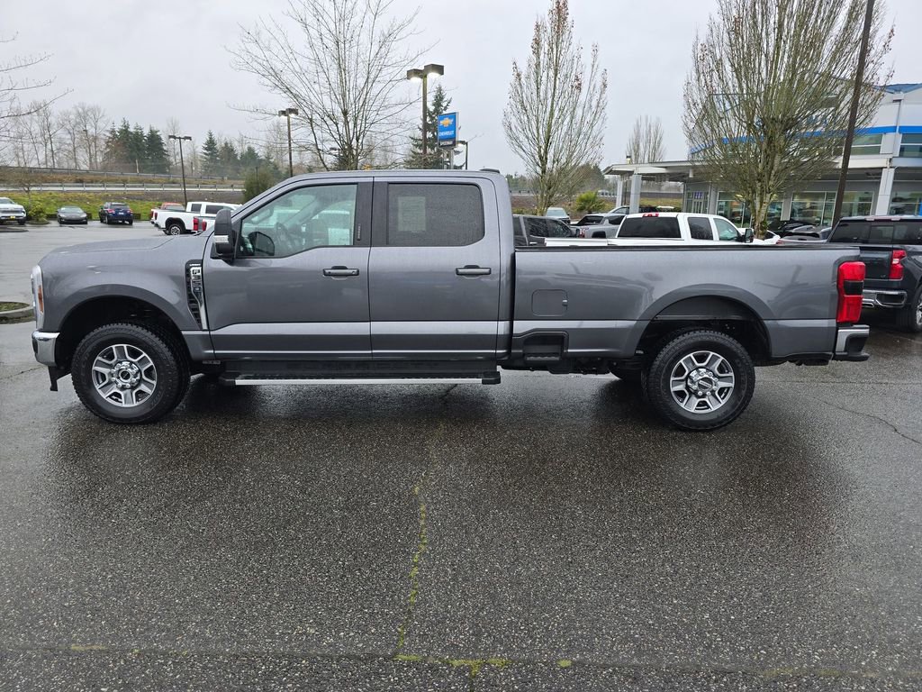 Used 2024 Ford F350 Lariat AWD/4WD image 3