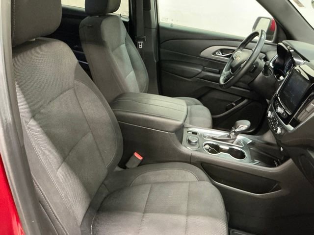 Used 2023 Chevrolet Traverse LT image 17