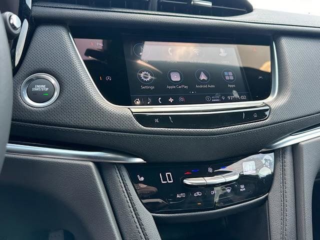New 2025 Cadillac XT6 Luxury image 23