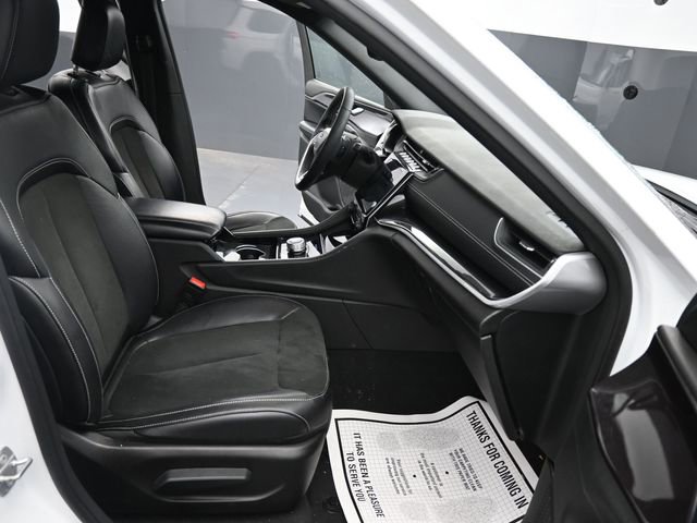 Used 2023 Jeep Grand Cherokee L Laredo image 13