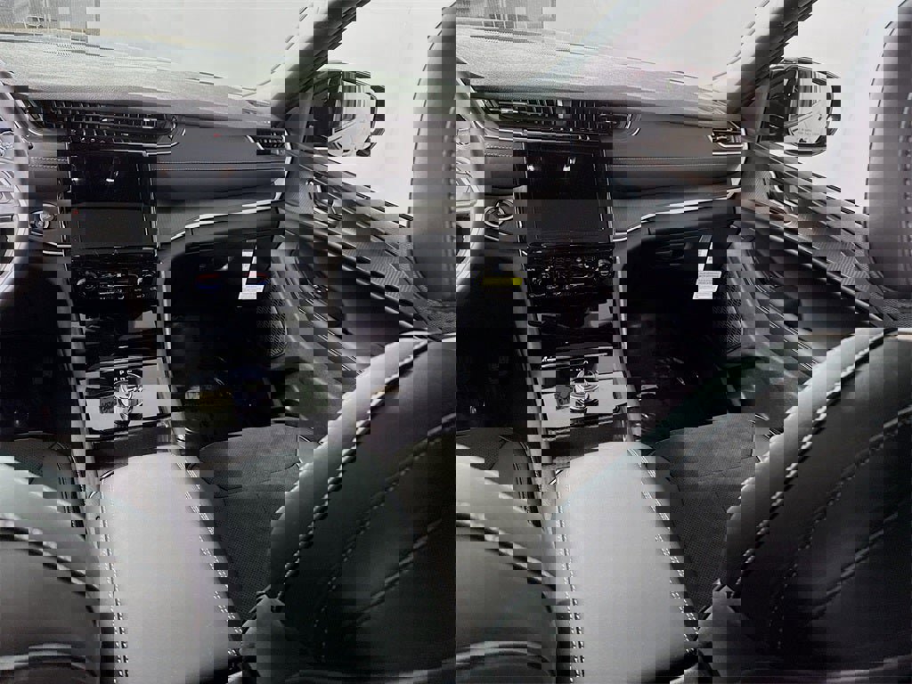 New 2025 Jeep Grand Cherokee L Altitude image 17