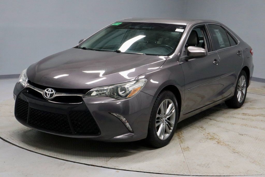 Used 2015 Toyota Camry SE image 7