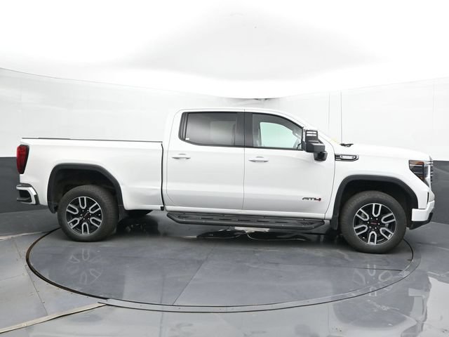Used 2025 GMC Sierra 1500 AT4 w/ Technology Package AWD/4WD image 4