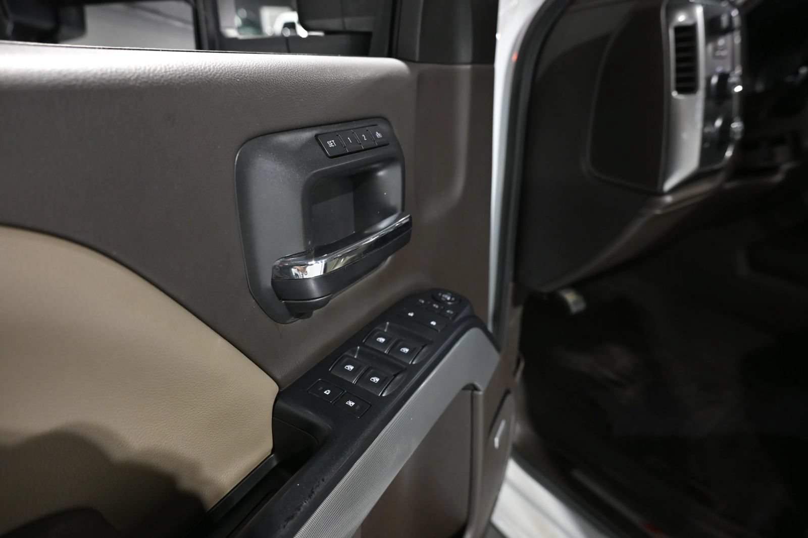 Used 2019 Chevrolet Silverado 2500 LTZ w/ Duramax Plus Package AWD/4WD image 19