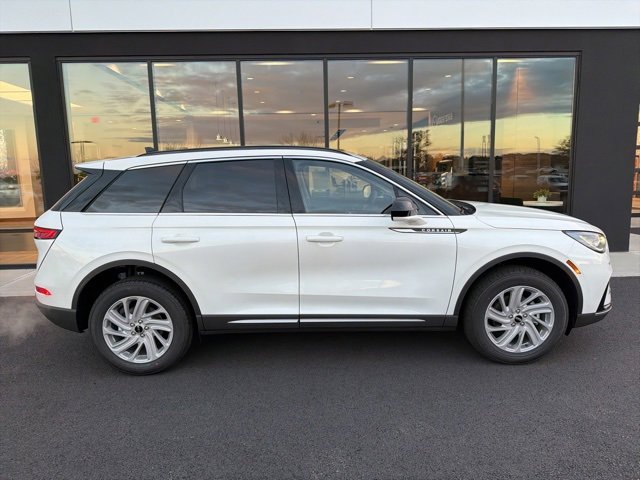 New 2026 Lincoln Corsair Premiere image 2