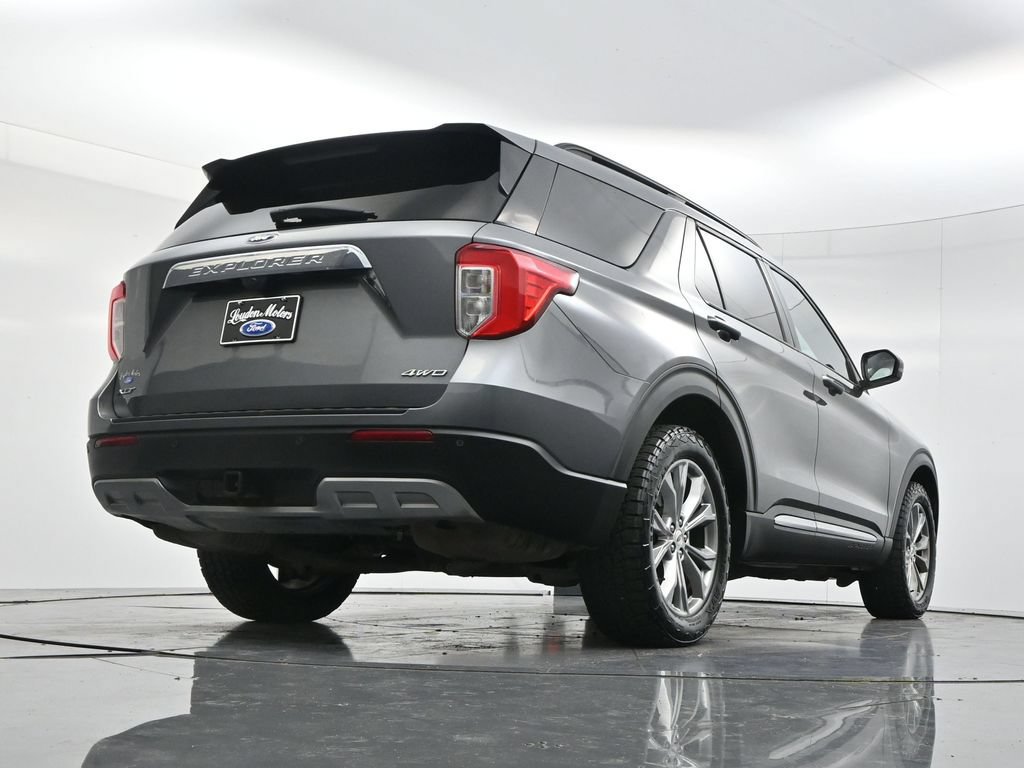 Used 2024 Ford Explorer XLT w/ Equipment Group 202A AWD/4WD image 49