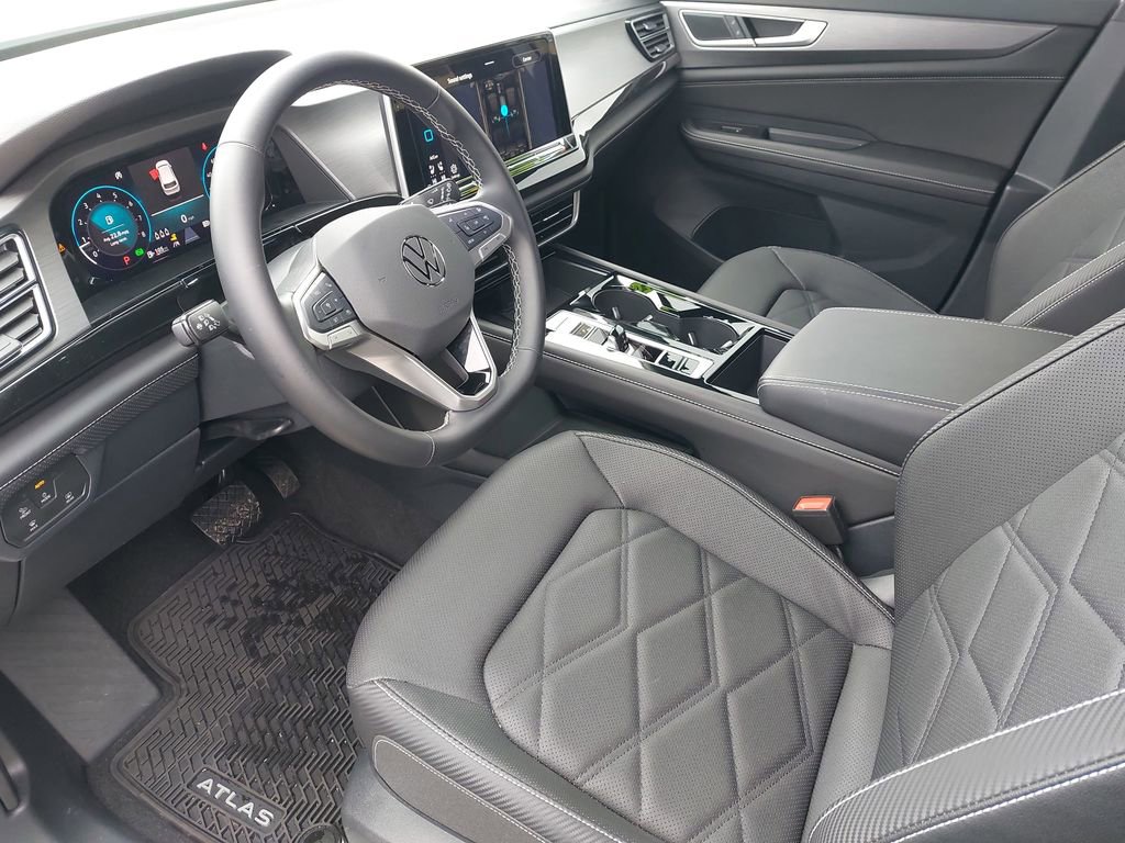 Used 2025 Volkswagen Atlas Cross Sport SE image 13