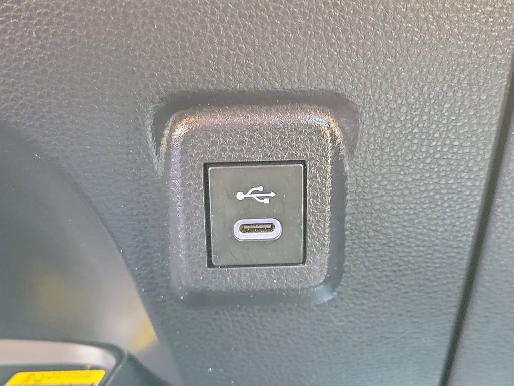 Used 2025 Toyota Corolla SE w/ SE Premium Package FWD image 33