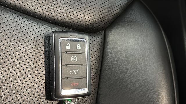 Used 2024 Jeep Grand Cherokee Limited w/ Luxury Tech Group II AWD/4WD image 21
