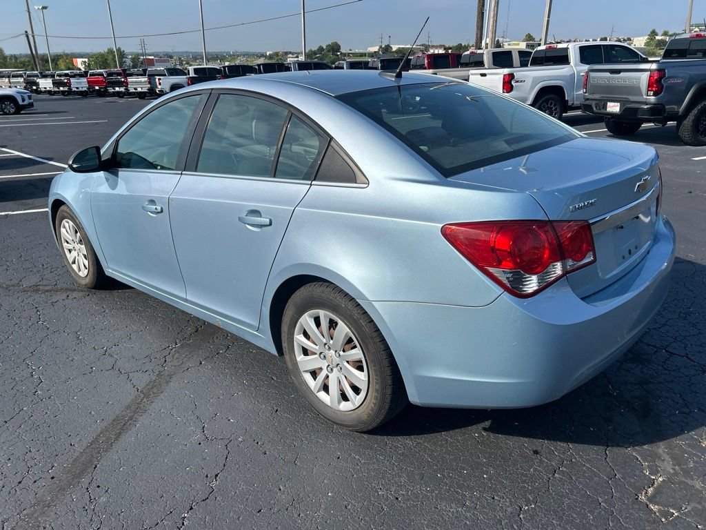 Used 2011 Chevrolet Cruze LS w/ Connectivity Package FWD image 7