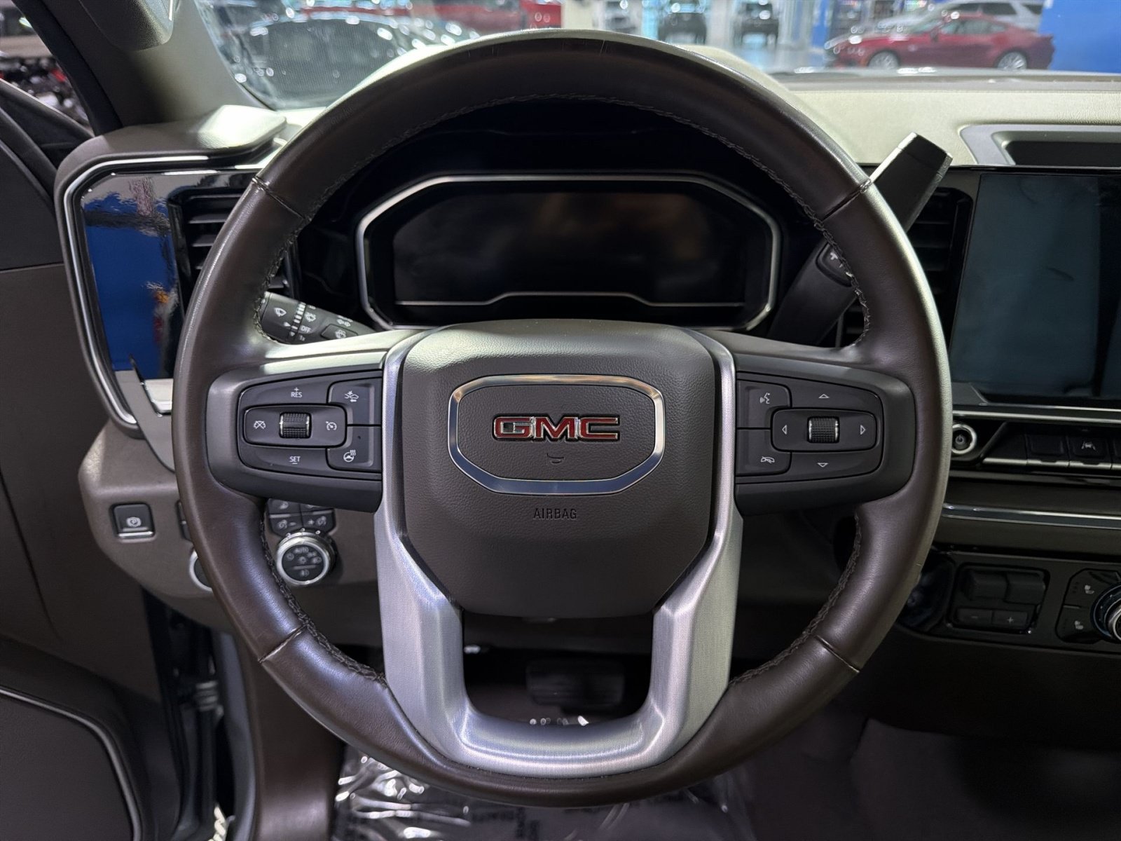 Used 2025 GMC Sierra 1500 SLT AWD/4WD image 25