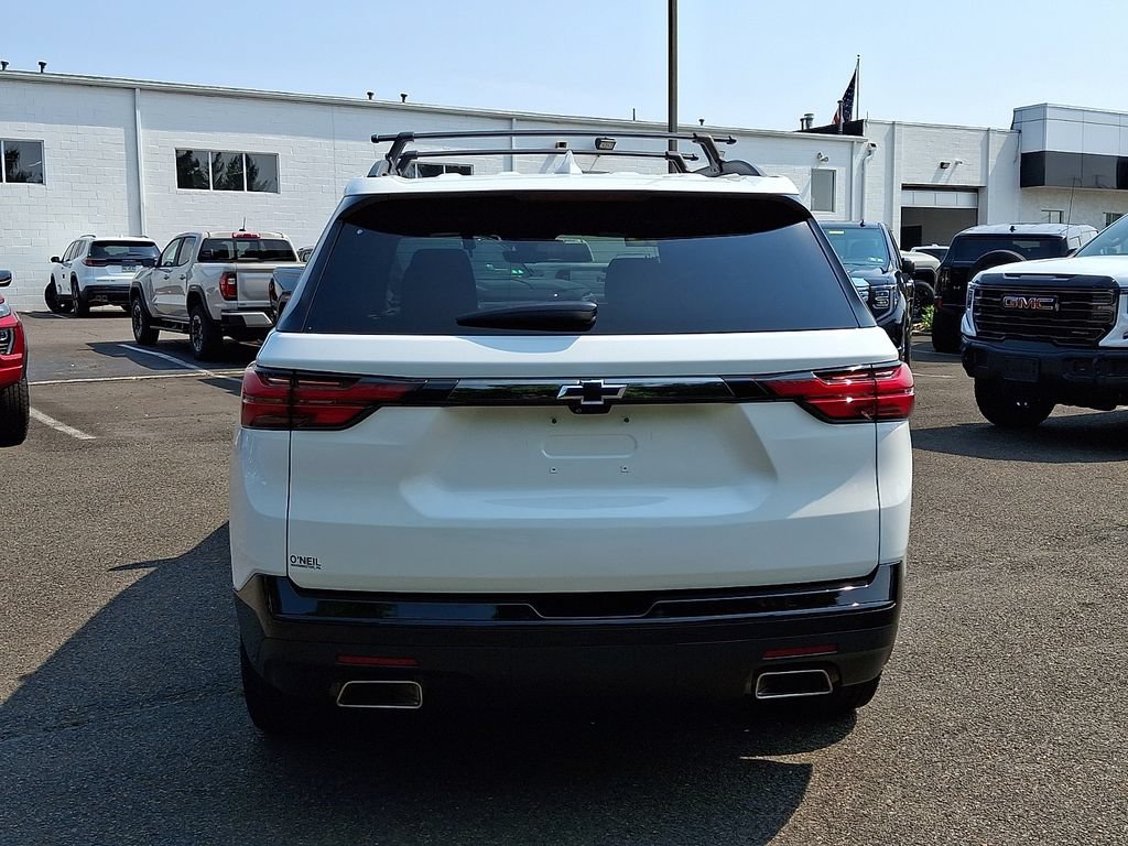 Used 2023 Chevrolet Traverse Premier w/ Redline Edition AWD/4WD image 5